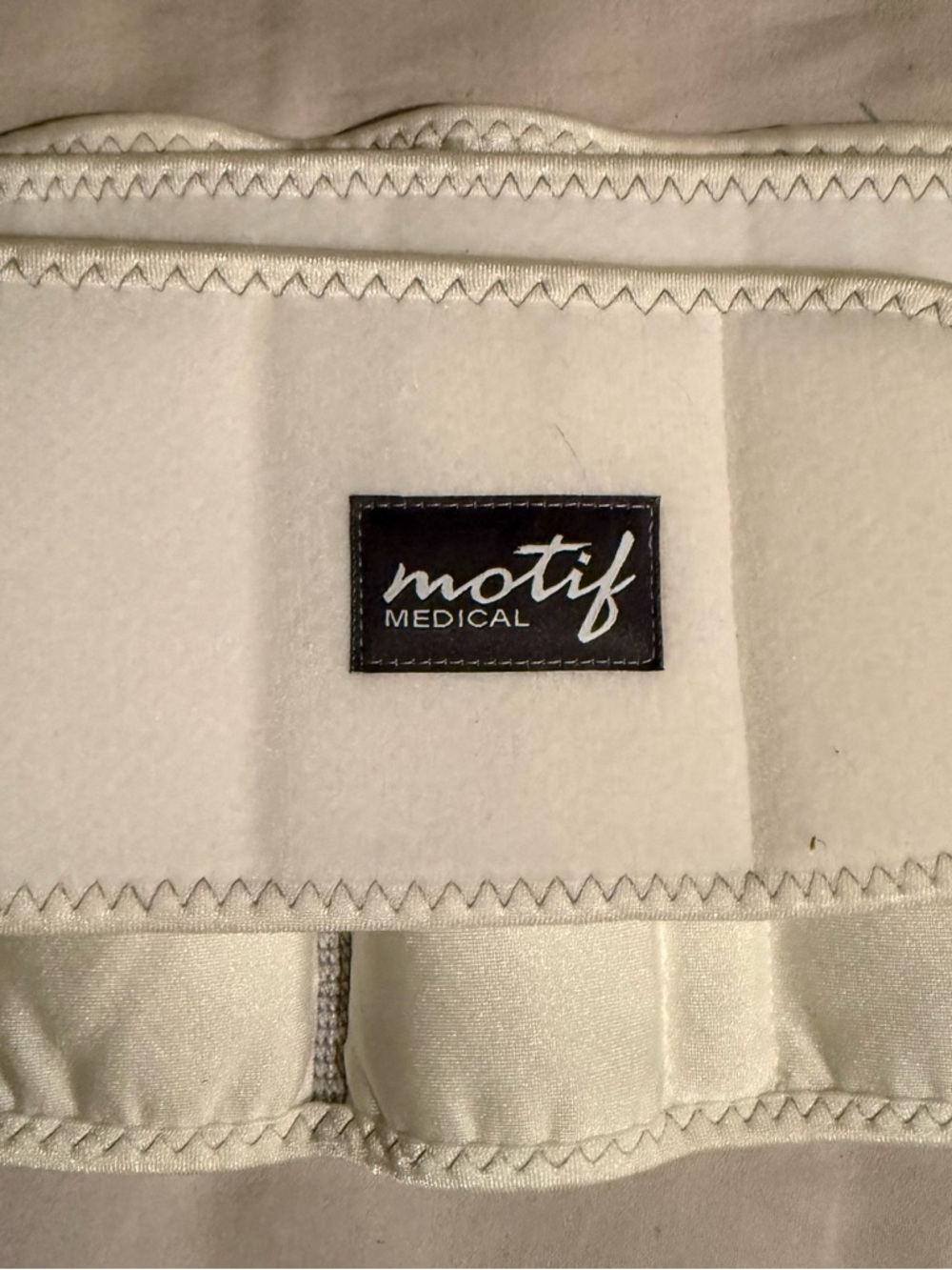 Motif Medical Women's White Support Belt